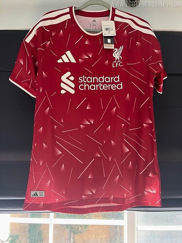 lfc-26-27-home-kit (3)