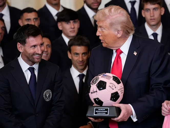 efa6a613-f9a6-455f-af63-73814b83c57a_w1040_r1.33_fpx62.85_fpy44.98